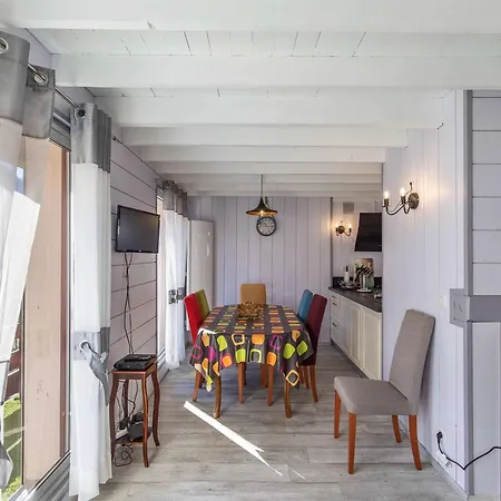 Apartament T3 Avec Petite Terrasse, 2 Chambres, Parking A - Fr-1-401-313