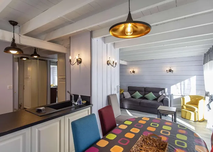 T3 Avec Petite Terrasse, 2 Chambres, Parking A - Fr-1-401-313