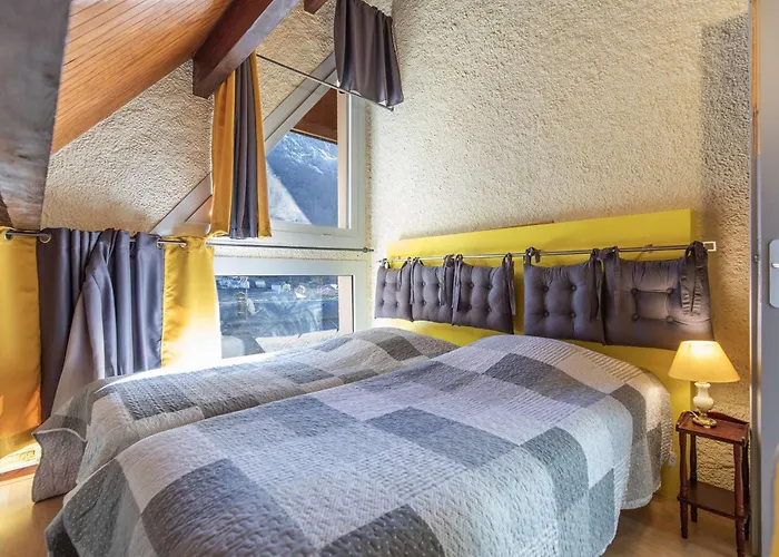 T3 Avec Petite Terrasse, 2 Chambres, Parking A - Fr-1-401-313 * Cauterets